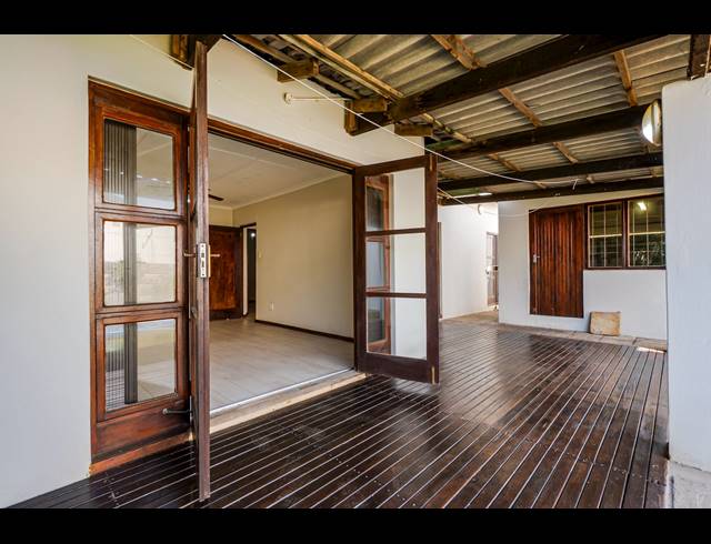 2 BEDROOM SIMPLEX SOLD IN BLUFF